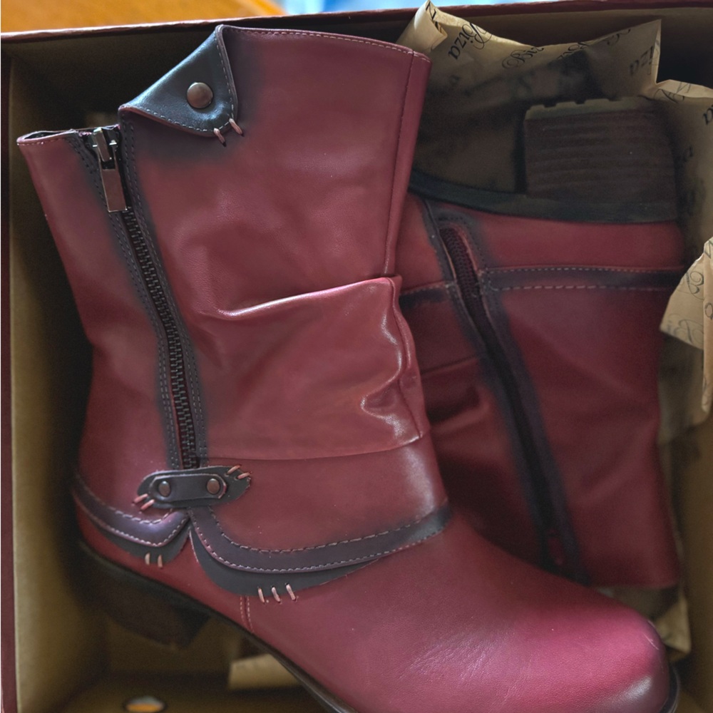 Biza Peak Boots Burgandy Dark Brown
